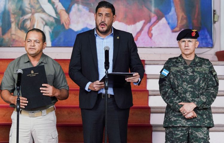 Honduras' Minister of Security Gustavo Sanchez Minister of Defence Jose Manuel Zelaya speaks during a press conference next to Honduras' Minister of Security Gustavo Sanchez, Police Chief Juan Manuel Godoy and the Chairman of the Joint Chiefs of Staff, Roosevelt Leonel Hernandez Aguilar in Tegucigalpa, Honduras August 30, 2024. (Photo: Reuters/Stringer)